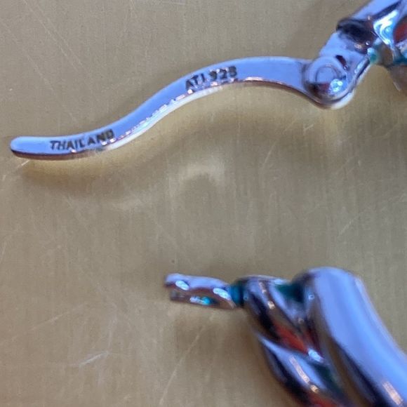 ATI 925 Sterling Oval Hoop Earrings | Twisted Rope Edge 1.5”Lever Back Earrings - Picture 2 of 7